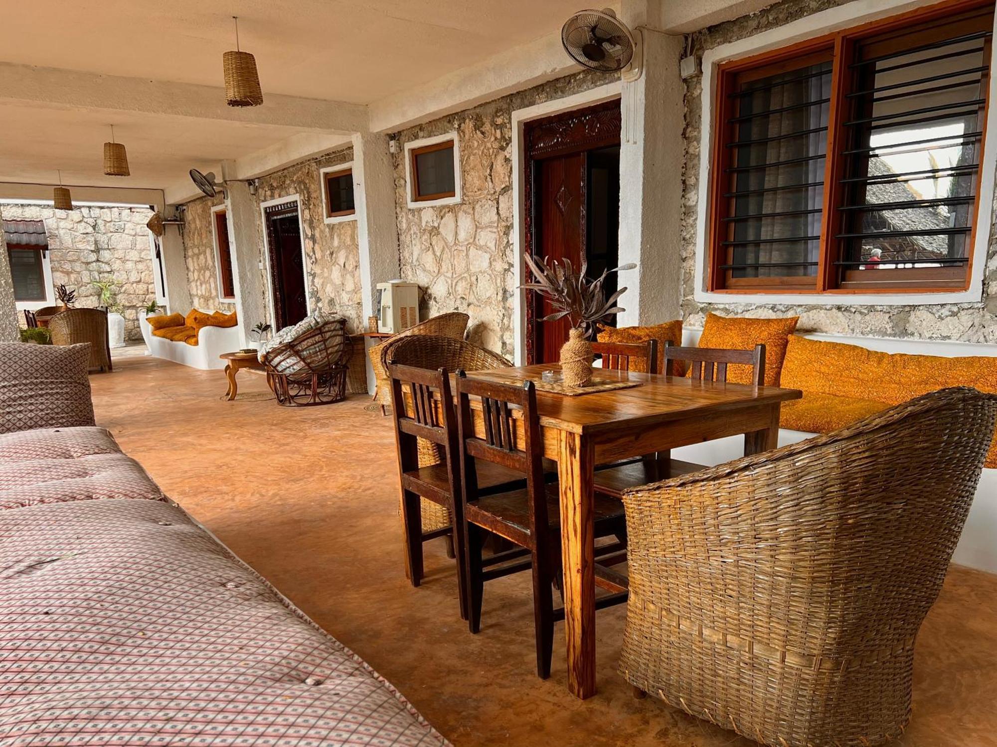 Stone Resort Kiwengwa  ภายนอก รูปภาพ