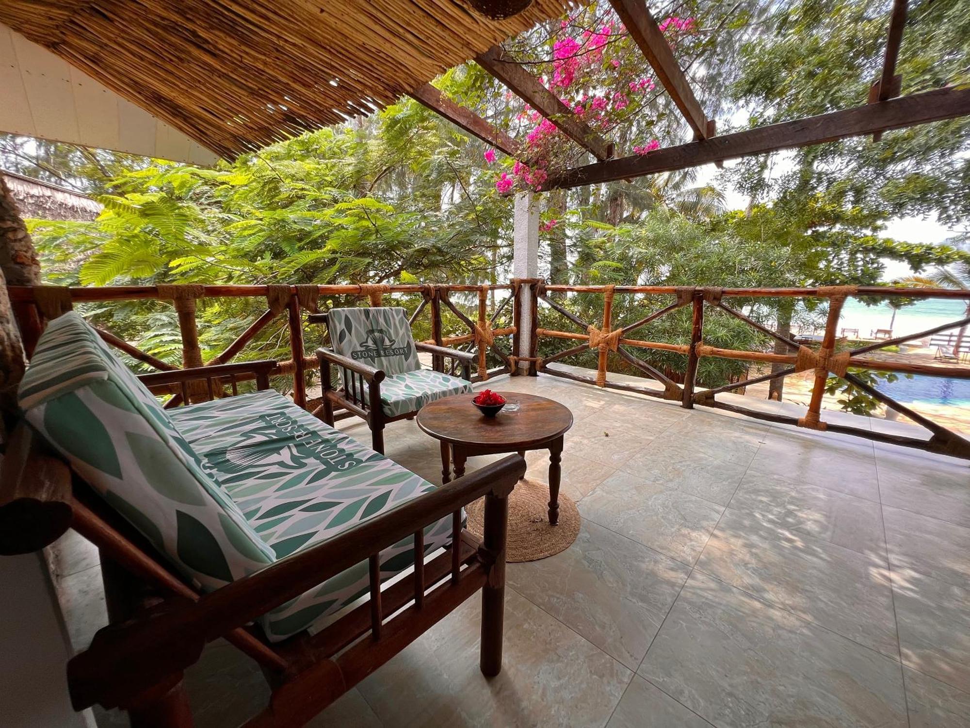 Stone Resort Kiwengwa  ภายนอก รูปภาพ