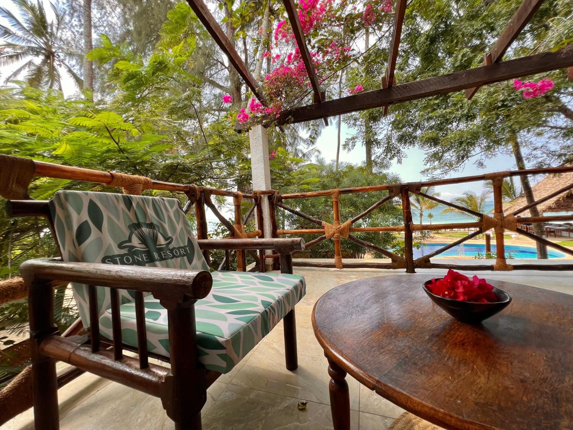 Stone Resort Kiwengwa  ภายนอก รูปภาพ