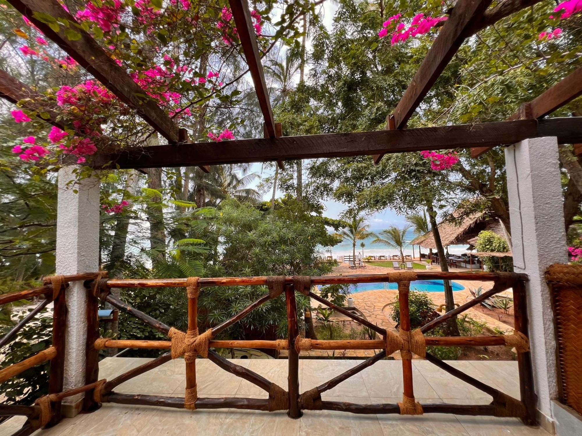 Stone Resort Kiwengwa  ภายนอก รูปภาพ